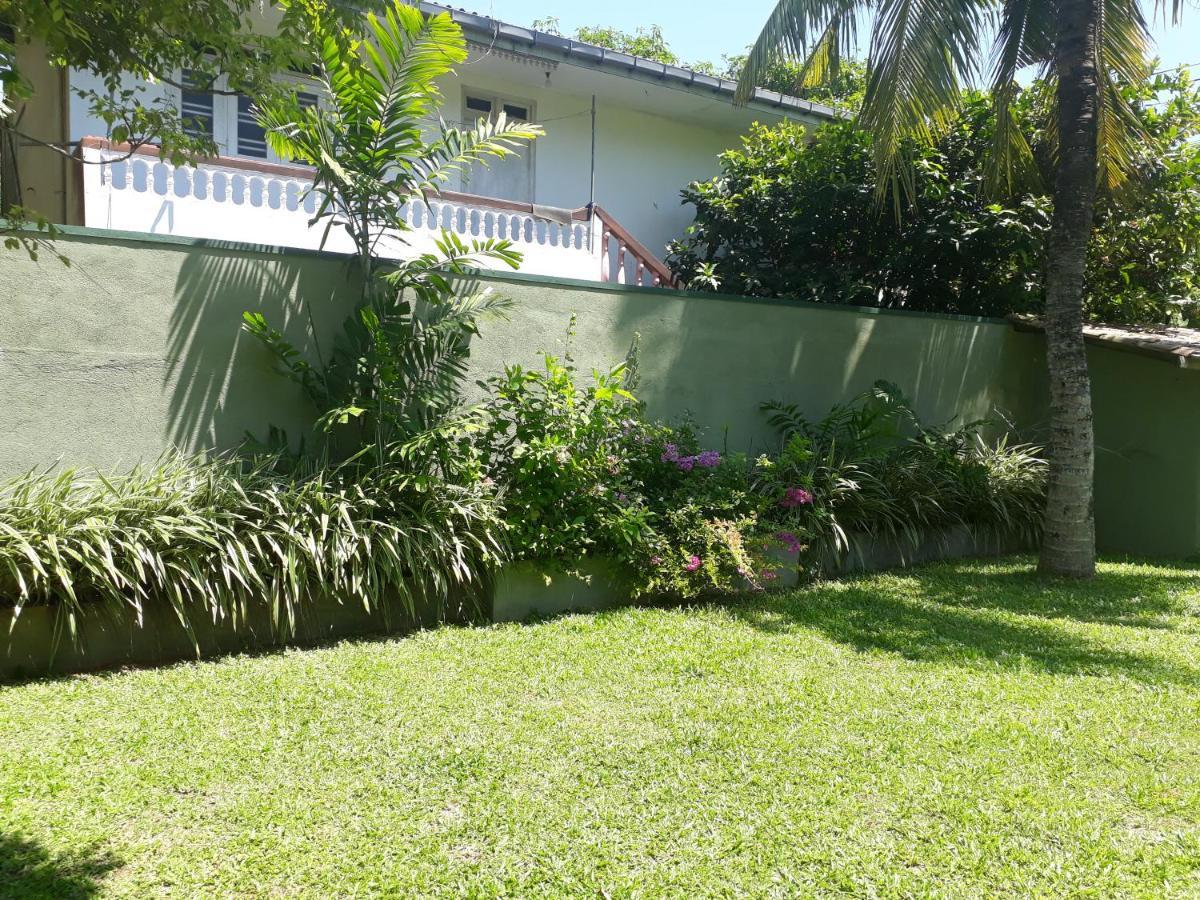 Villa Lagoonedge Hikkaduwa Buitenkant foto