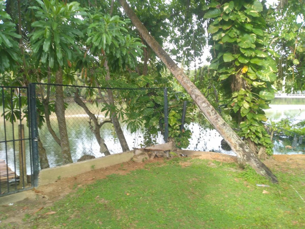 Villa Lagoonedge Hikkaduwa Buitenkant foto